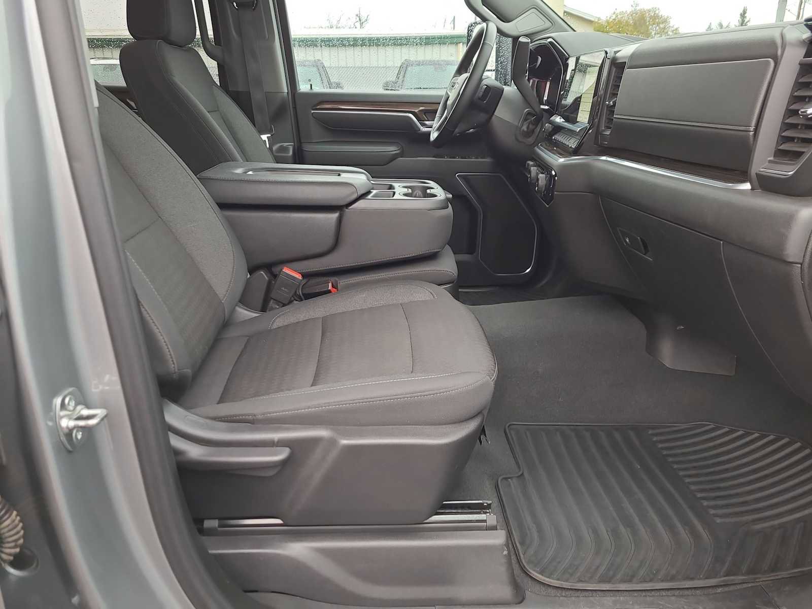 Used 2025 Chevrolet Silverado 2500 LT w/ Convenience Package image 22