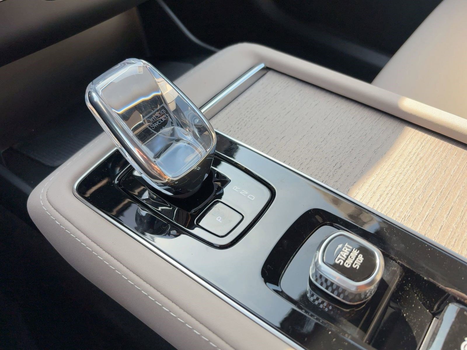 New 2026 Volvo XC90 B6 Plus w/ Protection Package Premier image 14