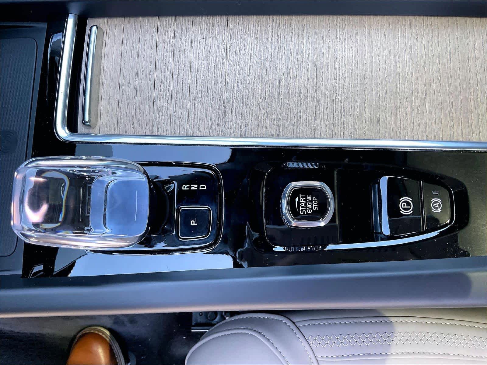 New 2026 Volvo XC60 T8 Plus w/ Protection Package Premier AWD/4WD image 10