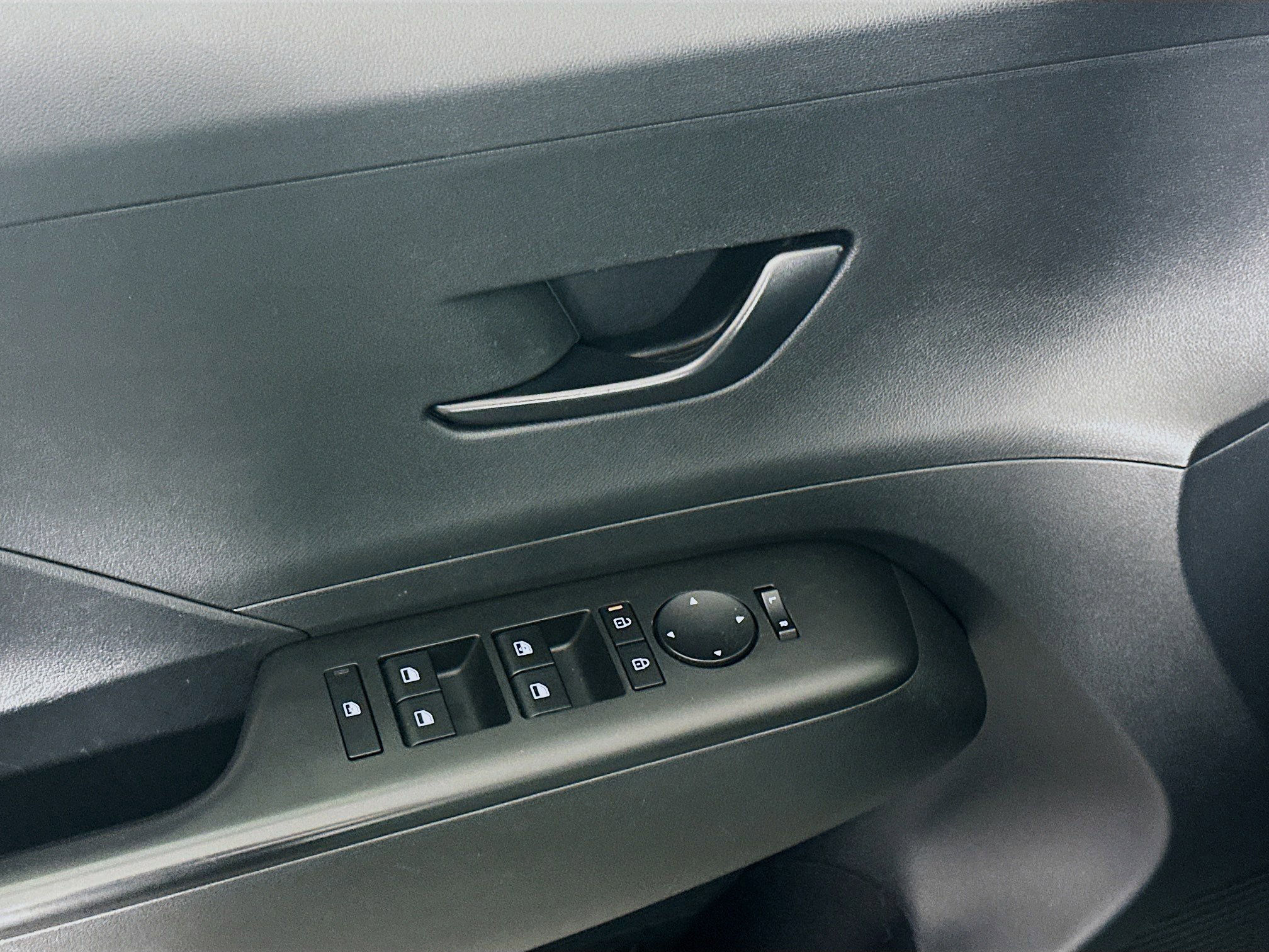 Used 2025 Hyundai Kona SEL image 15
