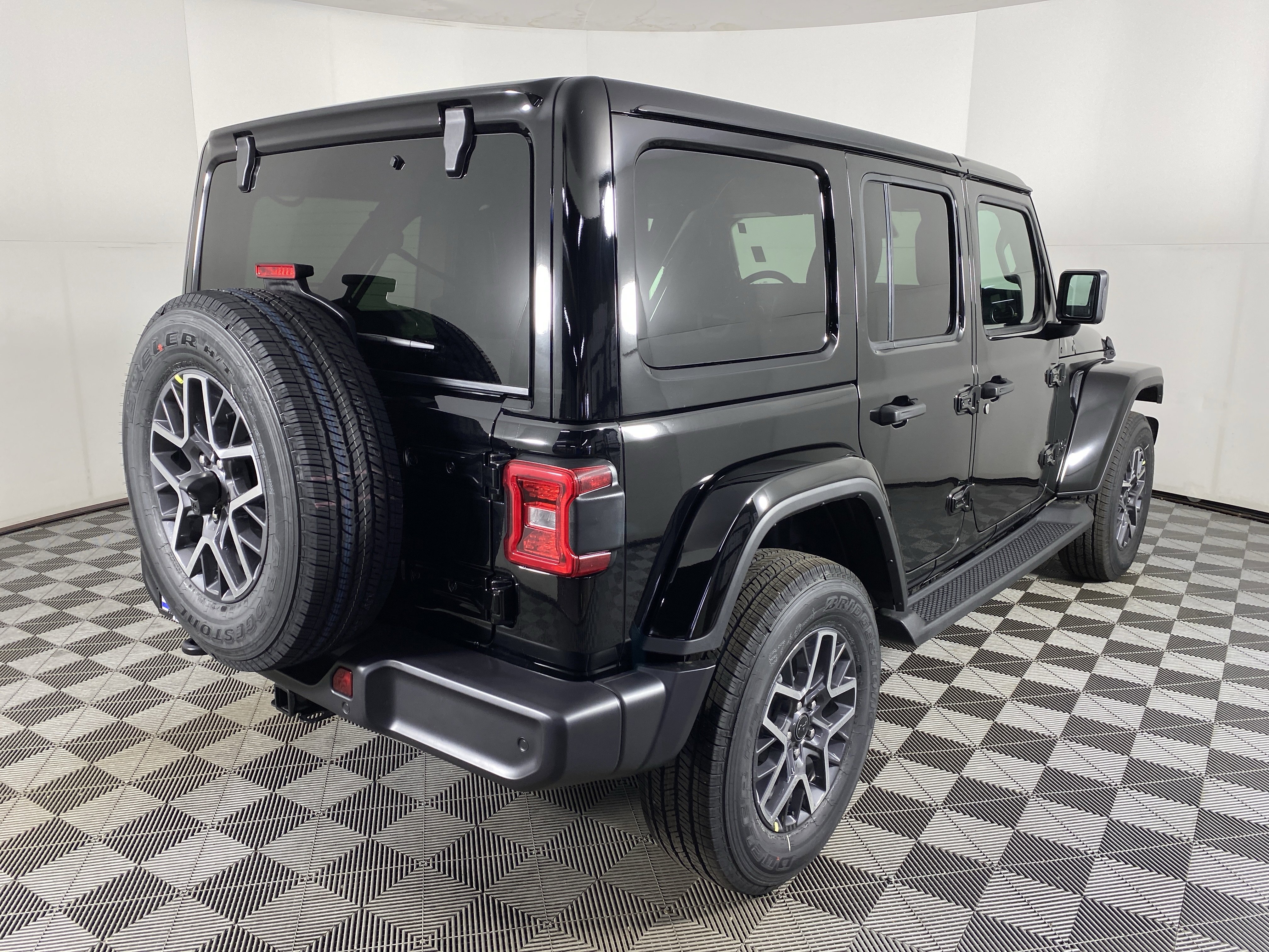 New 2026 Jeep Wrangler Unlimited Sahara AWD/4WD image 7
