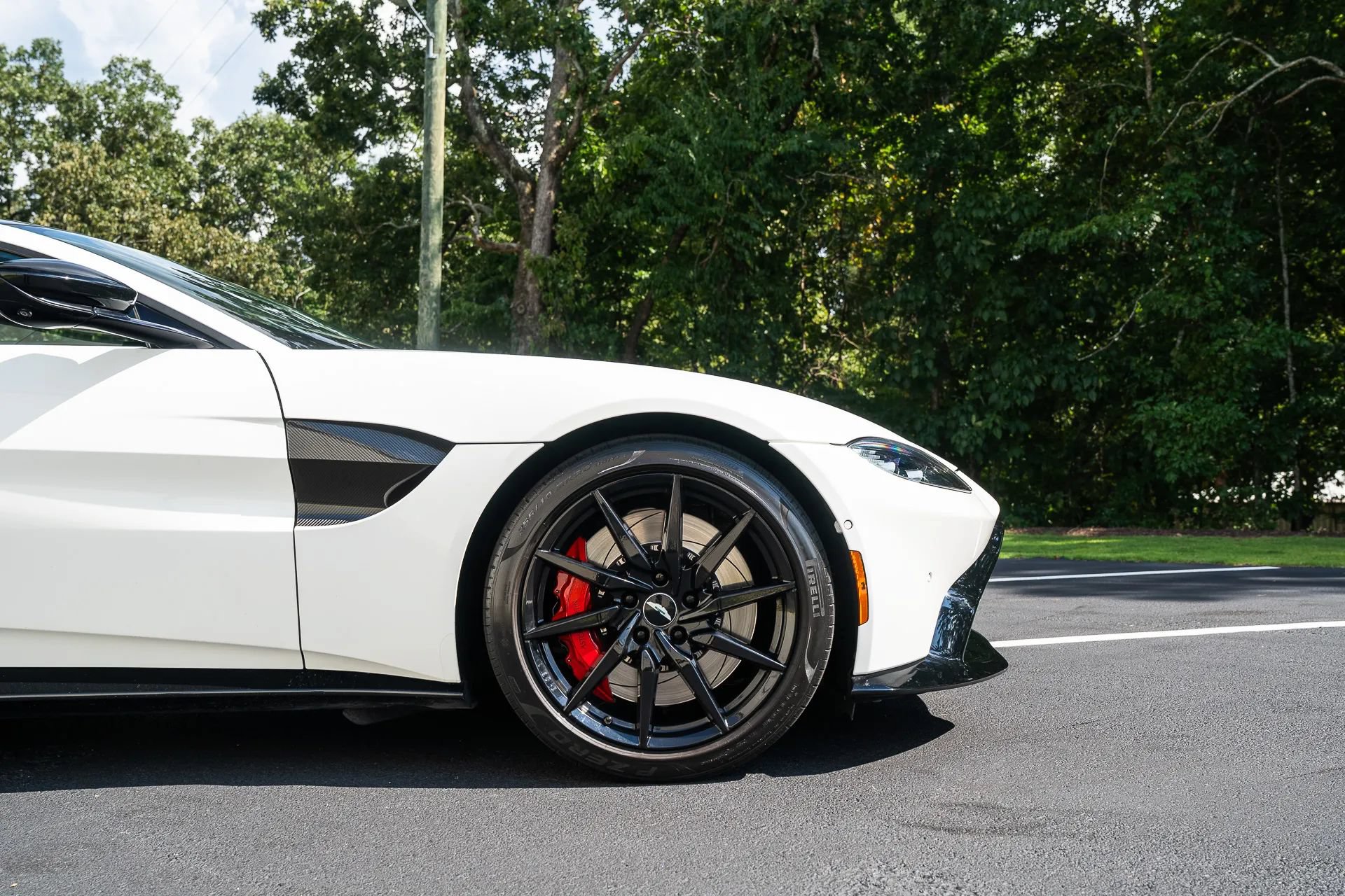 Used 2019 Aston Martin V8 Vantage Coupe RWD image 14