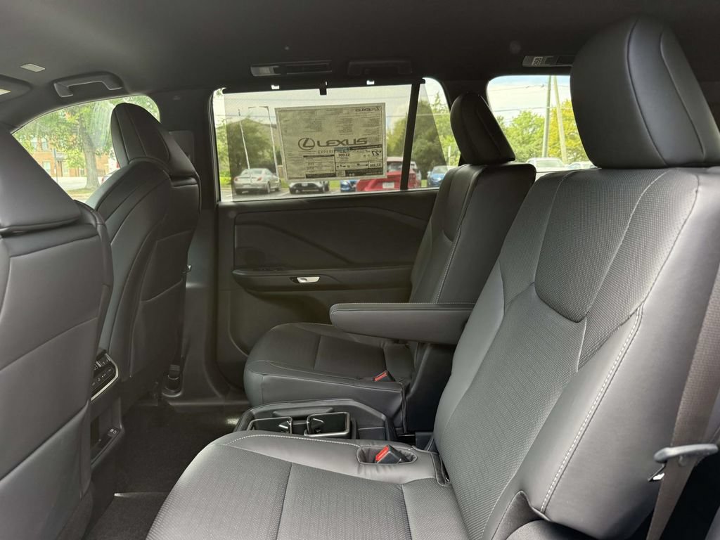 Used 2026 Lexus TX 500h AWD w/ Technology Package image 19