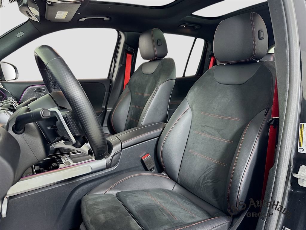 Used 2024 Mercedes-Benz GLB 35 AMG 4MATIC image 11