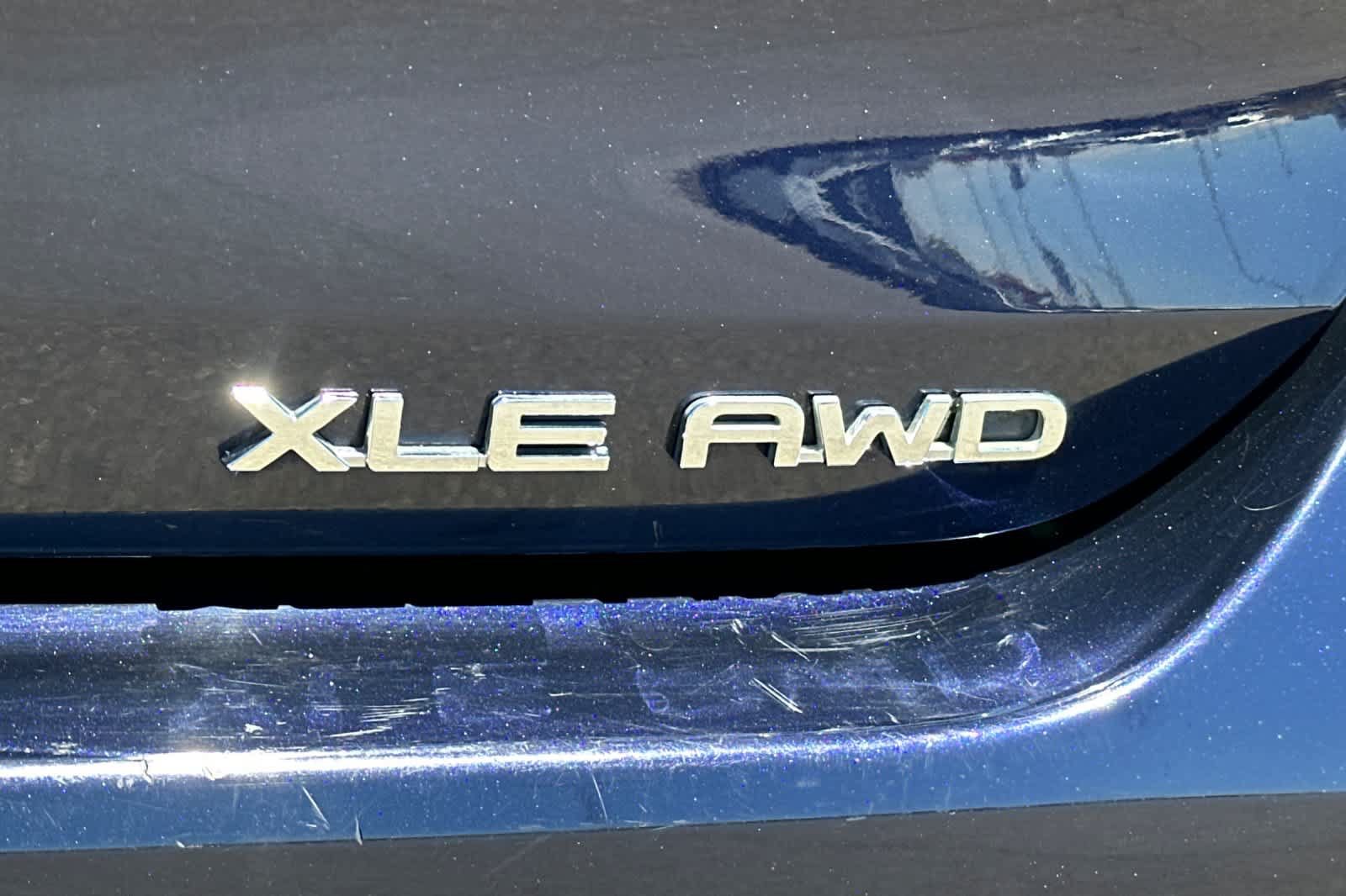 Used 2021 Toyota Highlander XLE AWD/4WD image 33