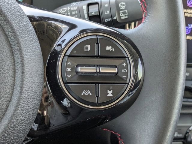 Certified 2025 Kia Soul GT-Line w/ GT-Line Technology Package image 32