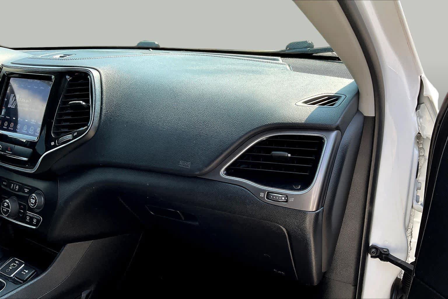 Used 2020 Jeep Cherokee Limited AWD/4WD image 17