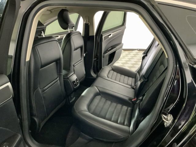 Used 2017 Ford Fusion SE w/ Equipment Group 202A FWD image 31