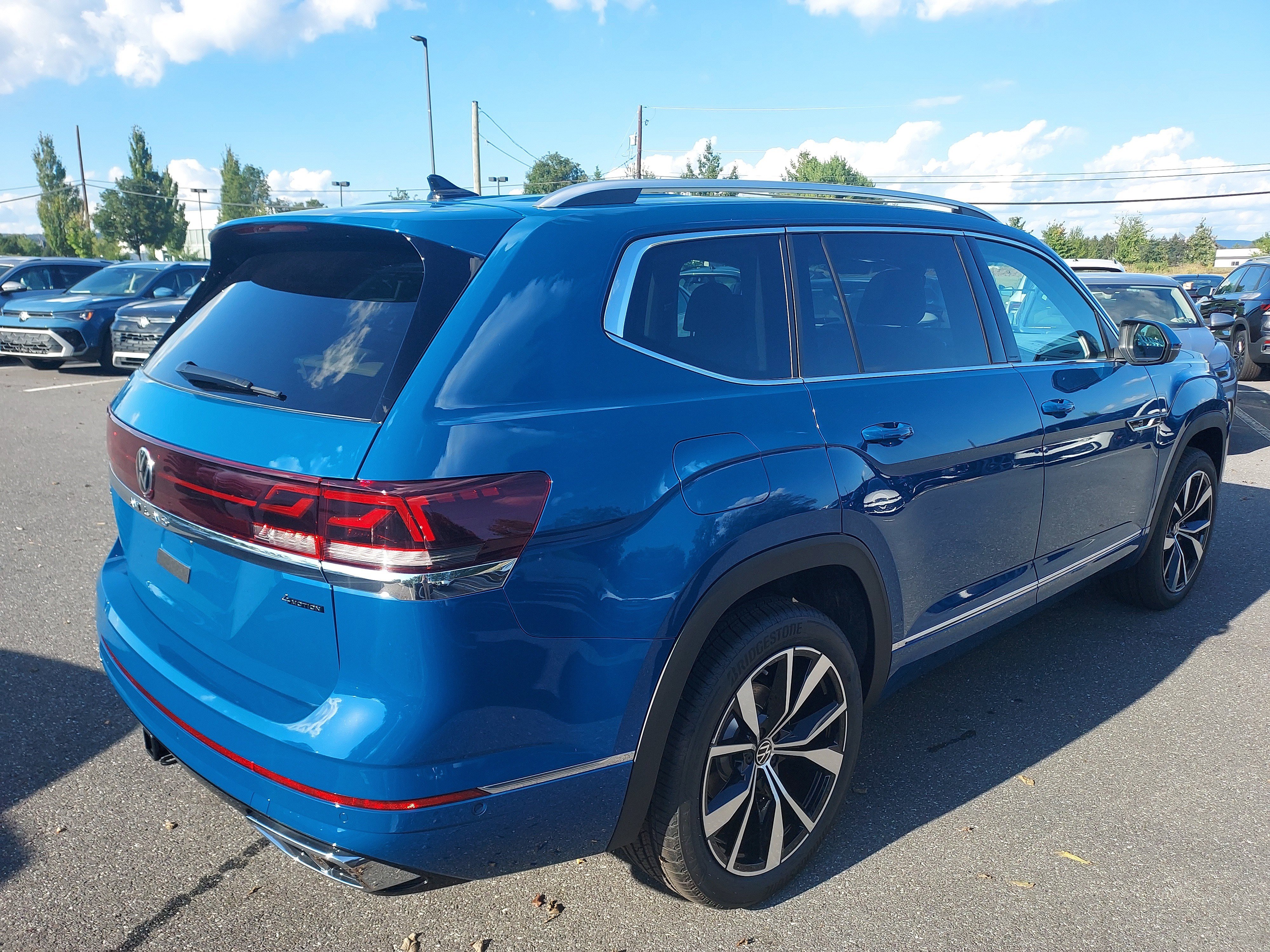 New 2026 Volkswagen Atlas SEL Premium R-Line image 5