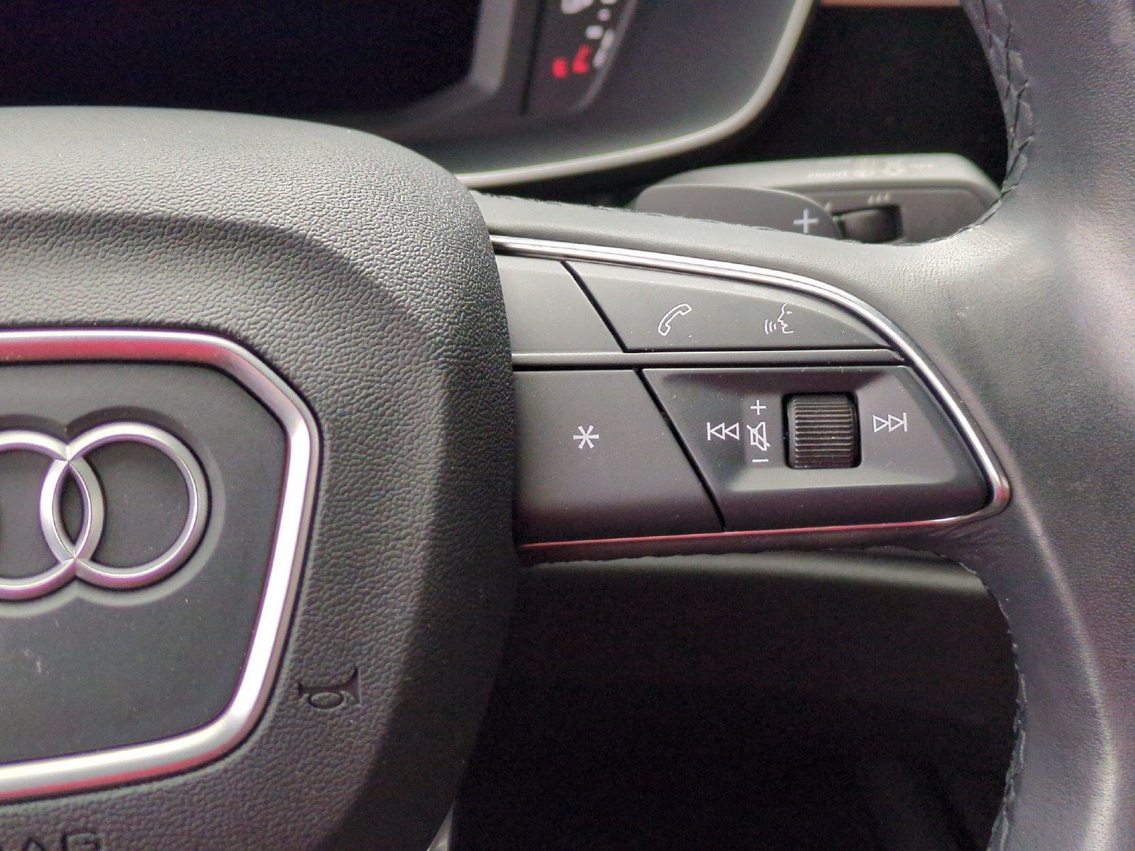 Used 2024 Audi Q3 2.0T Premium AWD/4WD image 11