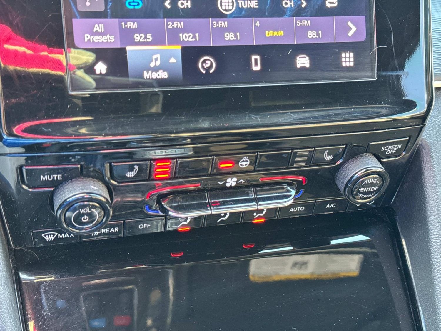 Used 2023 Jeep Grand Cherokee L Altitude image 32