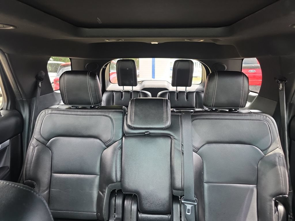 Used 2017 Ford Explorer Limited w/ Equipment Group 301A AWD/4WD image 39