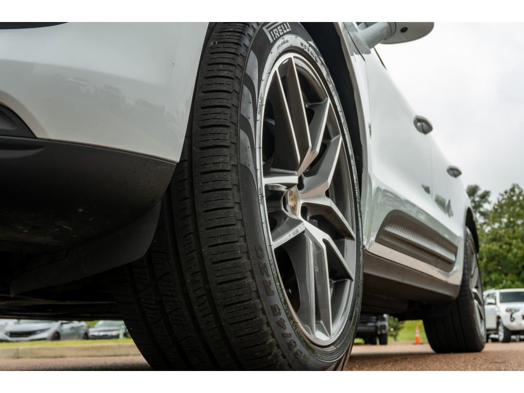 Used 2023 Porsche Macan Turbo AWD/4WD image 9