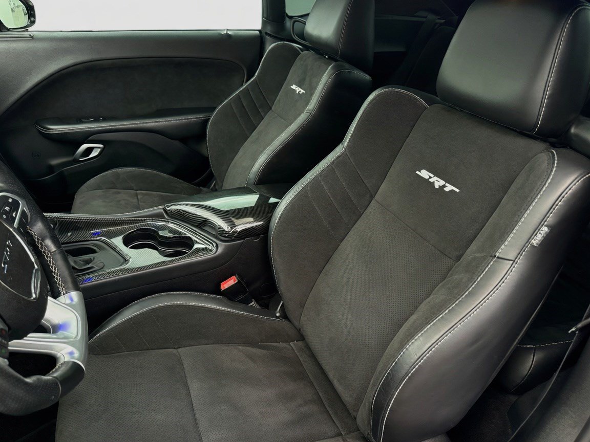 Used 2015 Dodge Challenger SRT RWD image 14