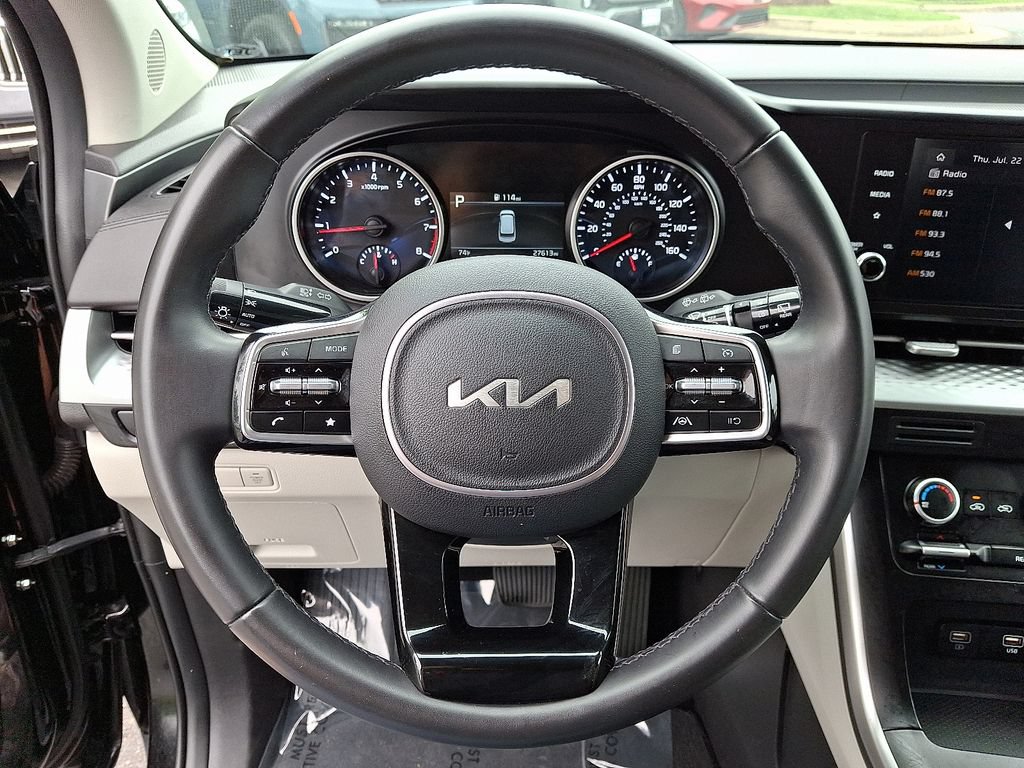 Used 2024 Kia Carnival LX FWD image 19