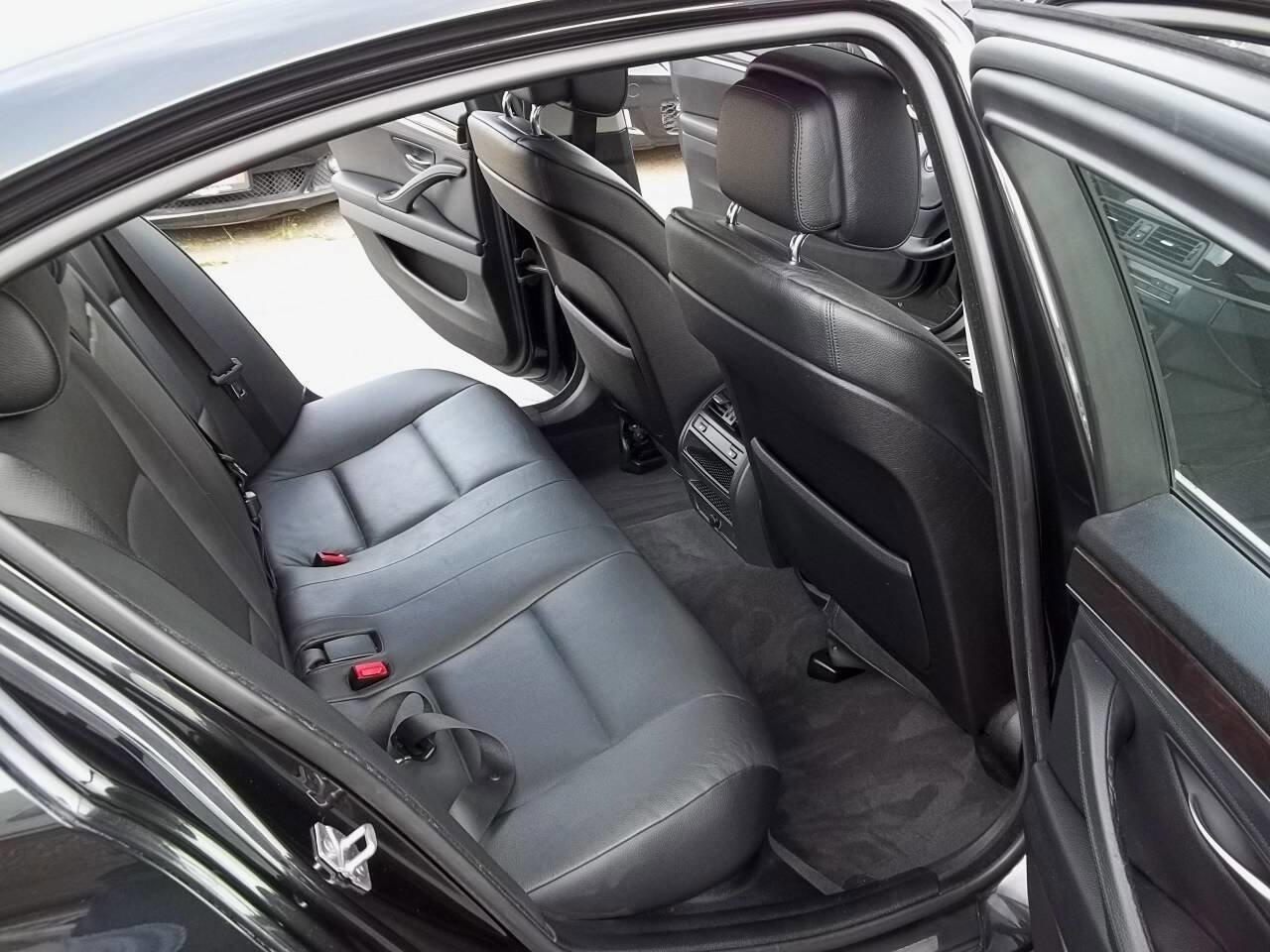 Used 2012 BMW 535i xDrive Sedan image 12