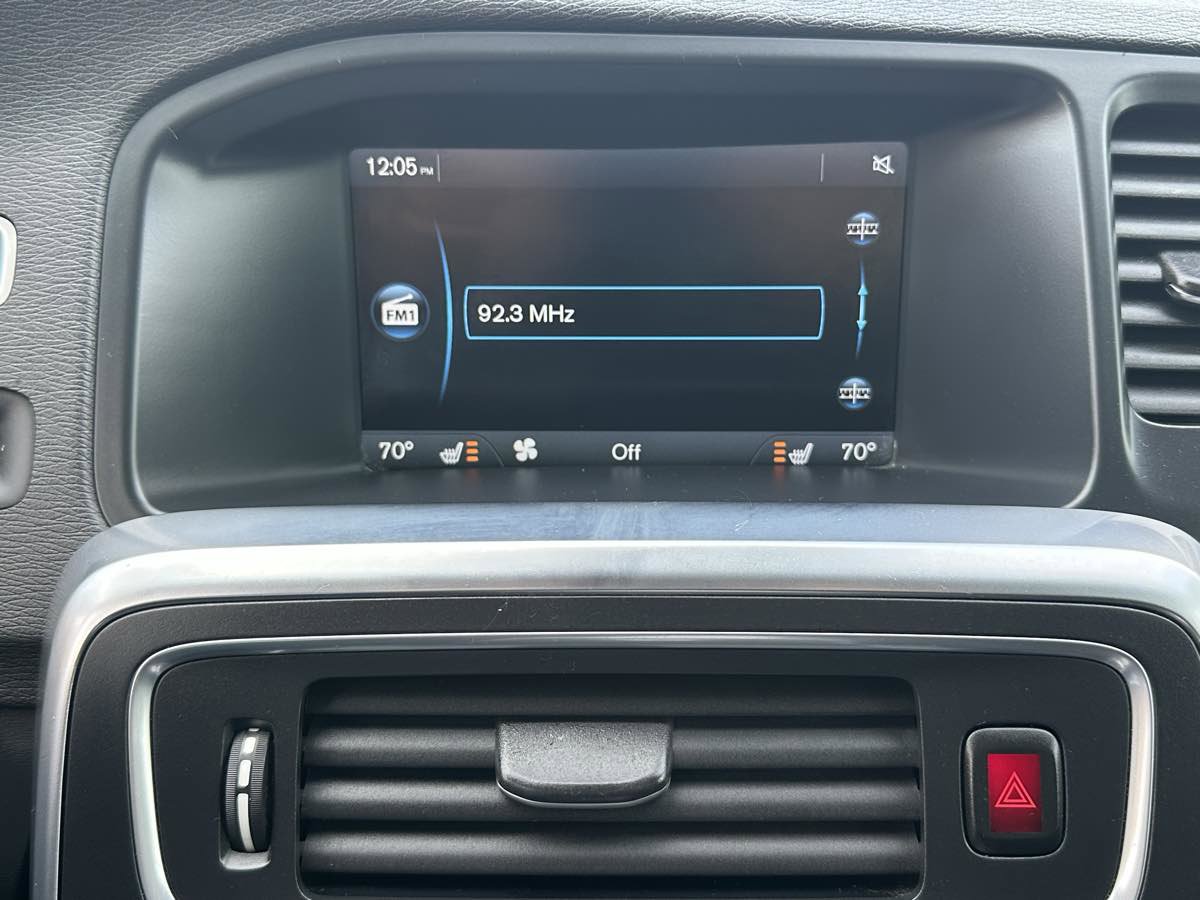 Used 2015 Volvo V60 T5 Premier Plus image 32