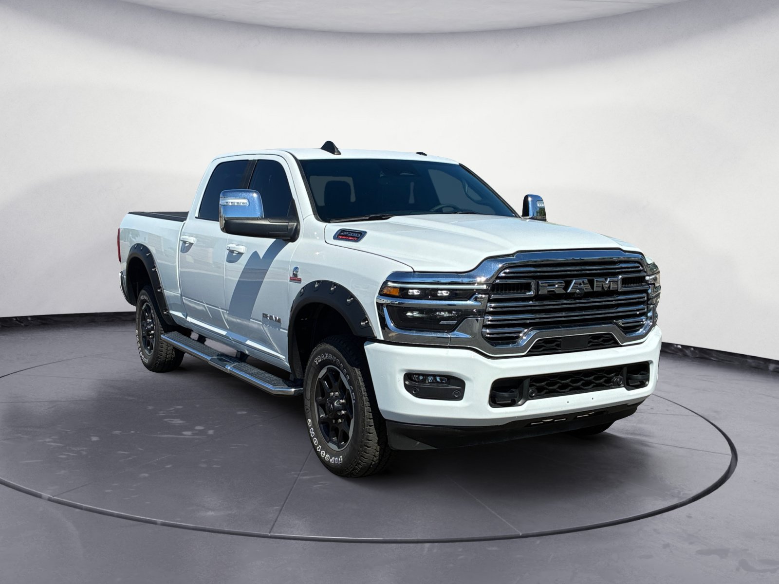 Used 2025 RAM 2500 Laramie AWD/4WD image 7