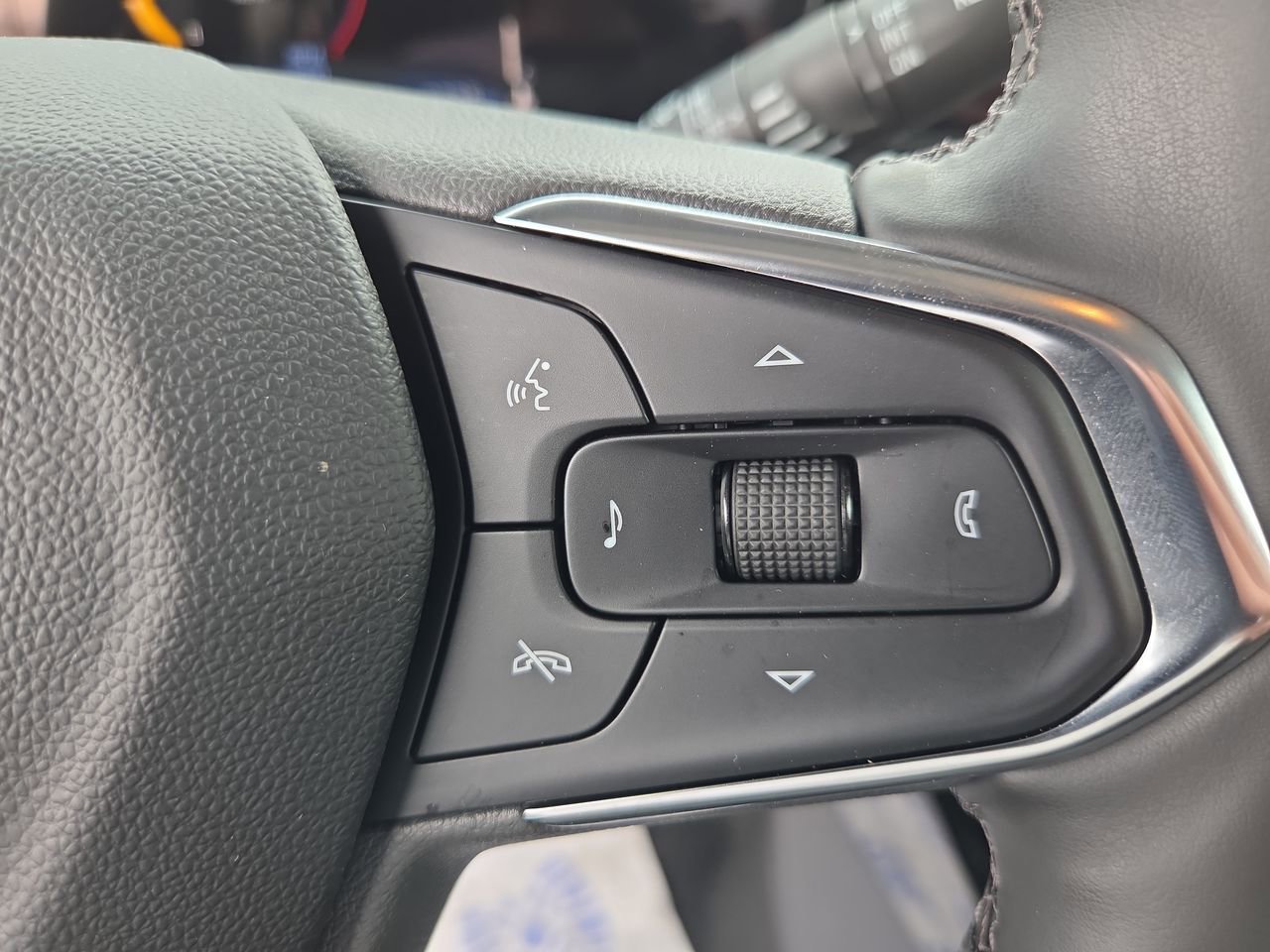 Used 2025 Chevrolet Trax ACTIV w/ Driver Confidence Package FWD image 31