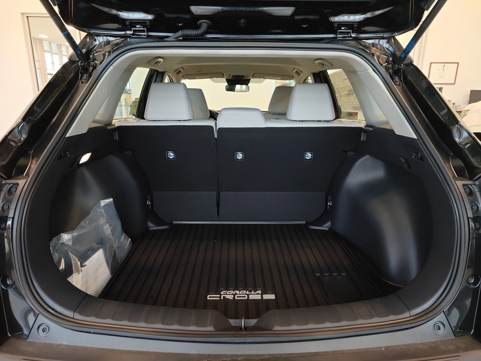 New 2026 Toyota Corolla Cross L image 11