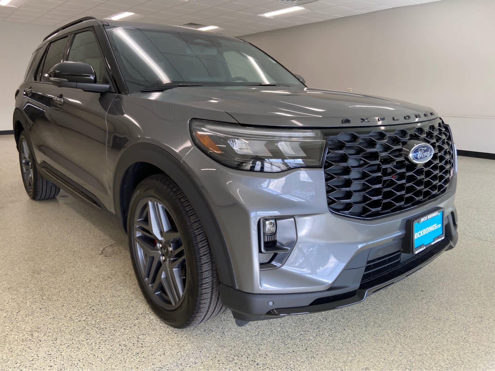 New 2025 Ford Explorer ST image 3