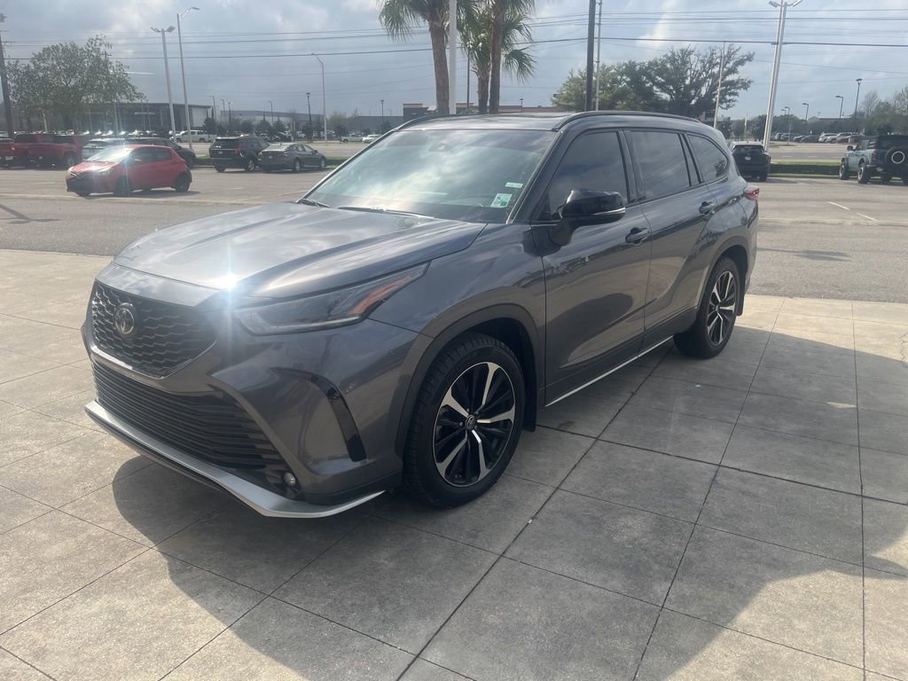 Used 2021 Toyota Highlander XSE image 1