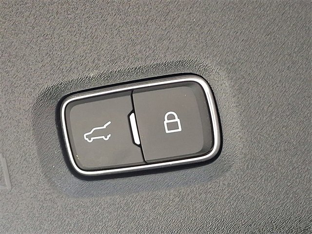 Used 2025 Lincoln Navigator Reserve image 30