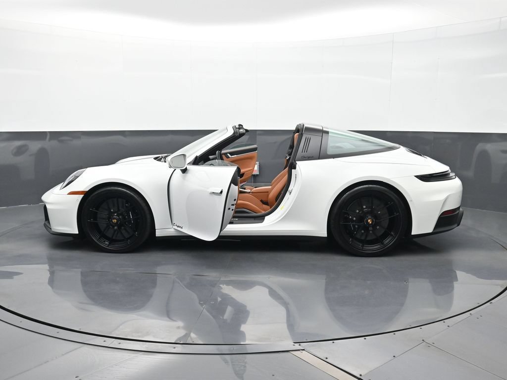 Certified 2026 Porsche 911 Targa 4 GTS AWD/4WD image 27