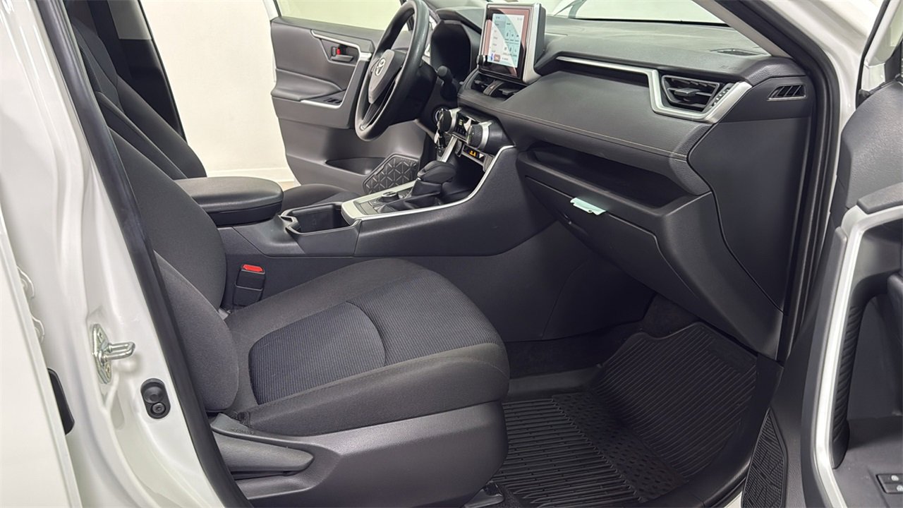 Certified 2025 Toyota RAV4 LE image 18