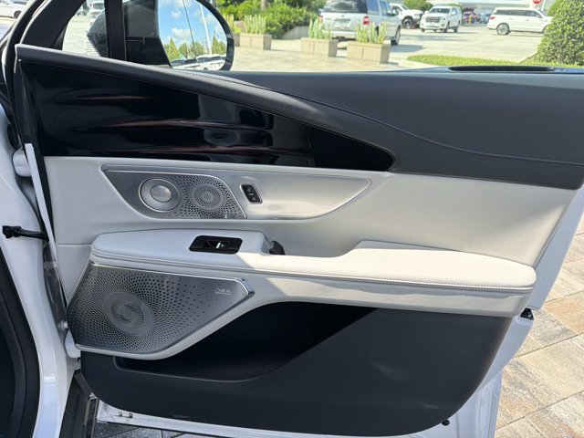 New 2026 Lincoln Nautilus Reserve AWD/4WD image 17