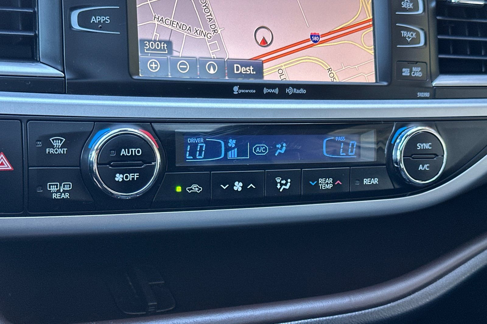 Certified 2019 Toyota Highlander XLE image 26