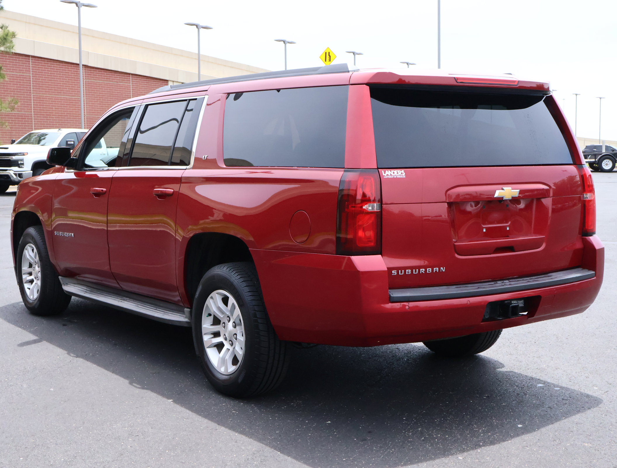 Used 2015 Chevrolet Suburban LT RWD image 6