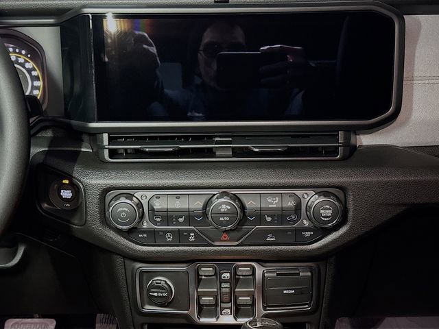 New 2026 Jeep Gladiator Sport image 8