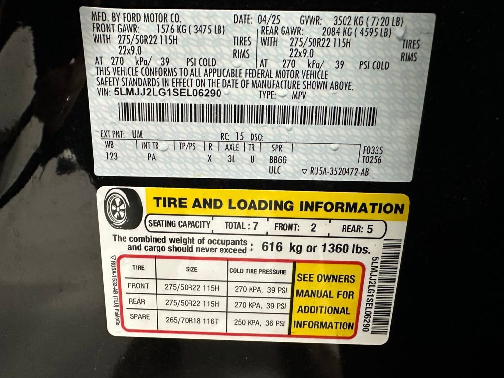 Used 2025 Lincoln Navigator Reserve image 11