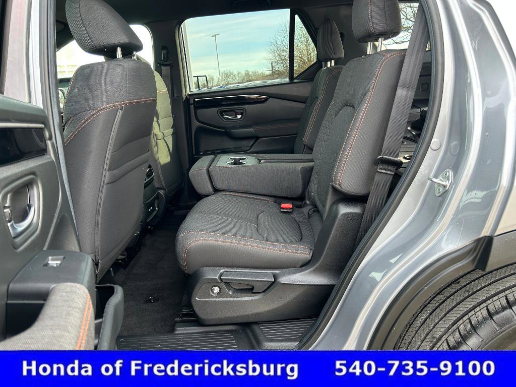 Certified 2024 Honda Pilot Sport image 30