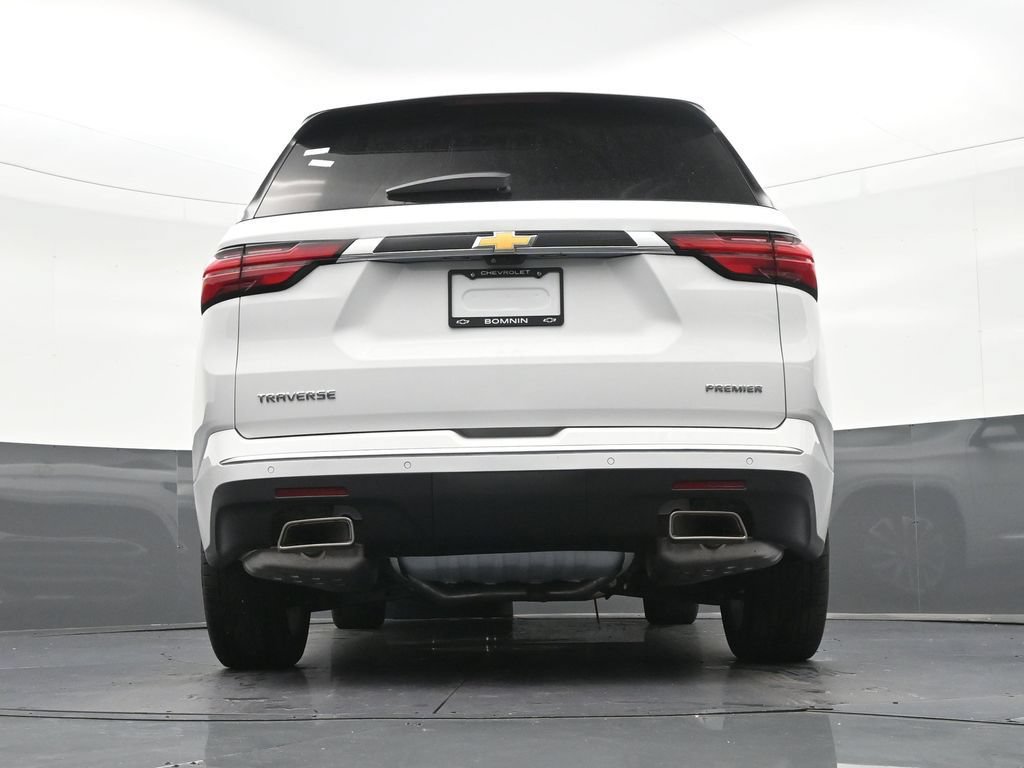Used 2023 Chevrolet Traverse Premier FWD image 27