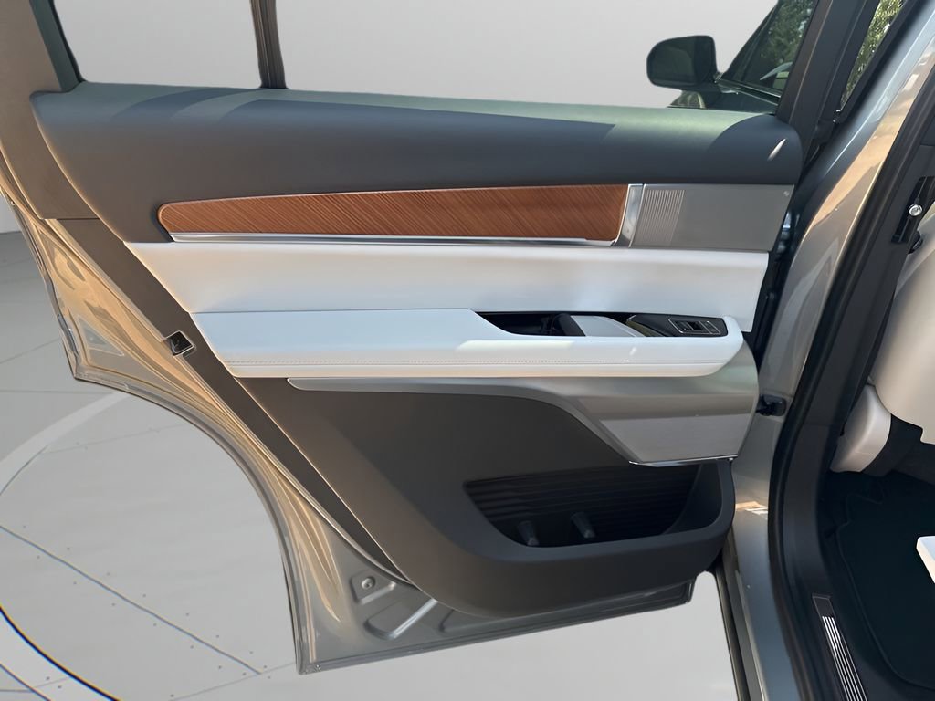 New 2026 Cadillac Vistiq Luxury image 40