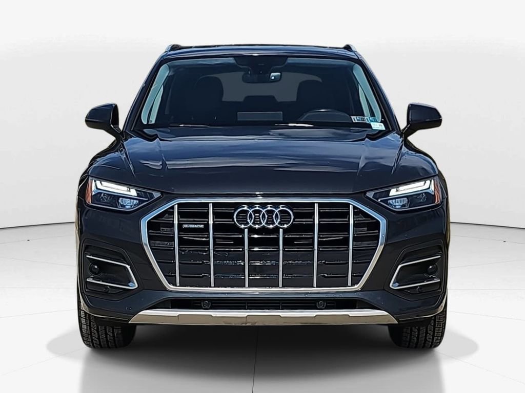 Used 2021 Audi Q5 2.0T Premium w/ Convenience Package image 2