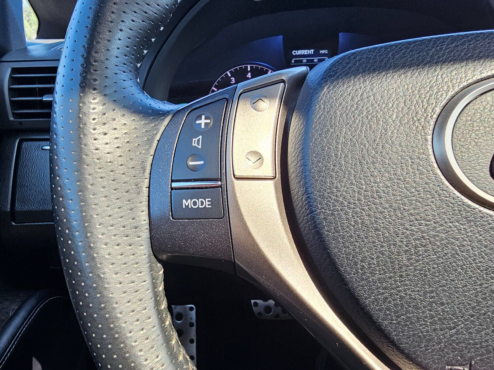 Used 2013 Lexus RX 350 F Sport w/ Navigation Pkg AWD/4WD image 25