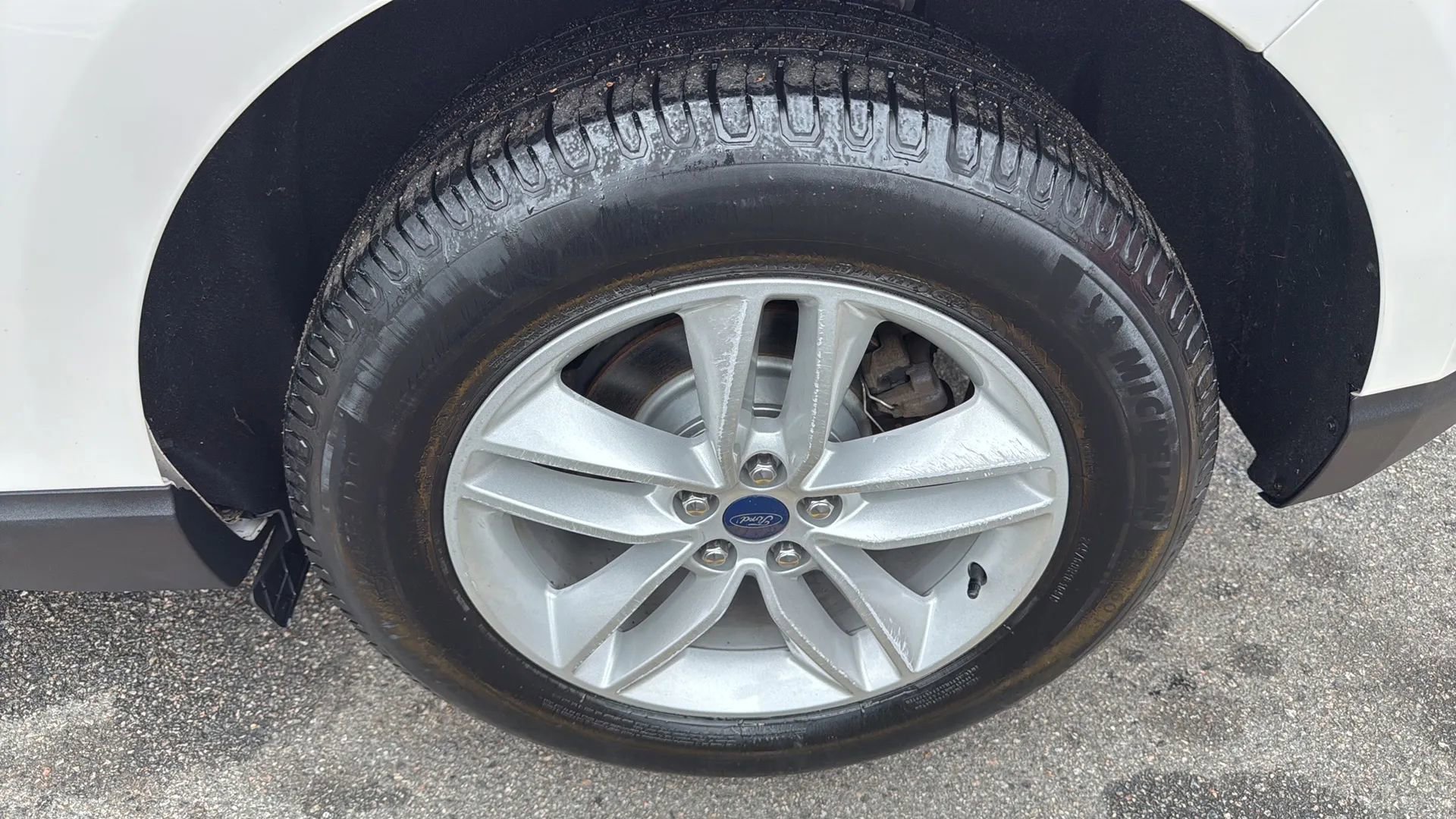 Used 2018 Ford Edge SEL w/ Equipment Group 201A image 9