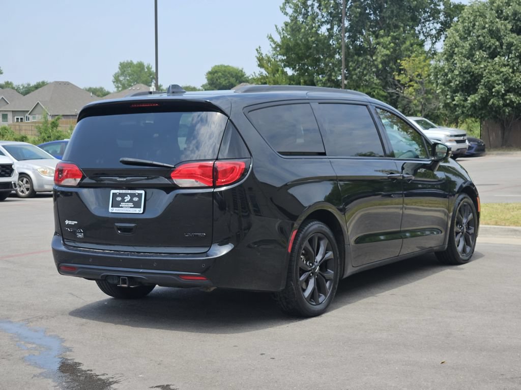 Used 2020 Chrysler Pacifica Limited FWD image 4