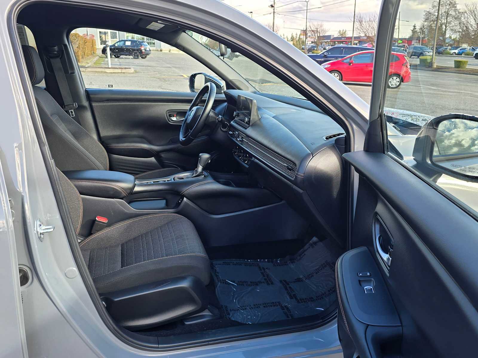 Used 2025 Honda HR-V Sport image 11