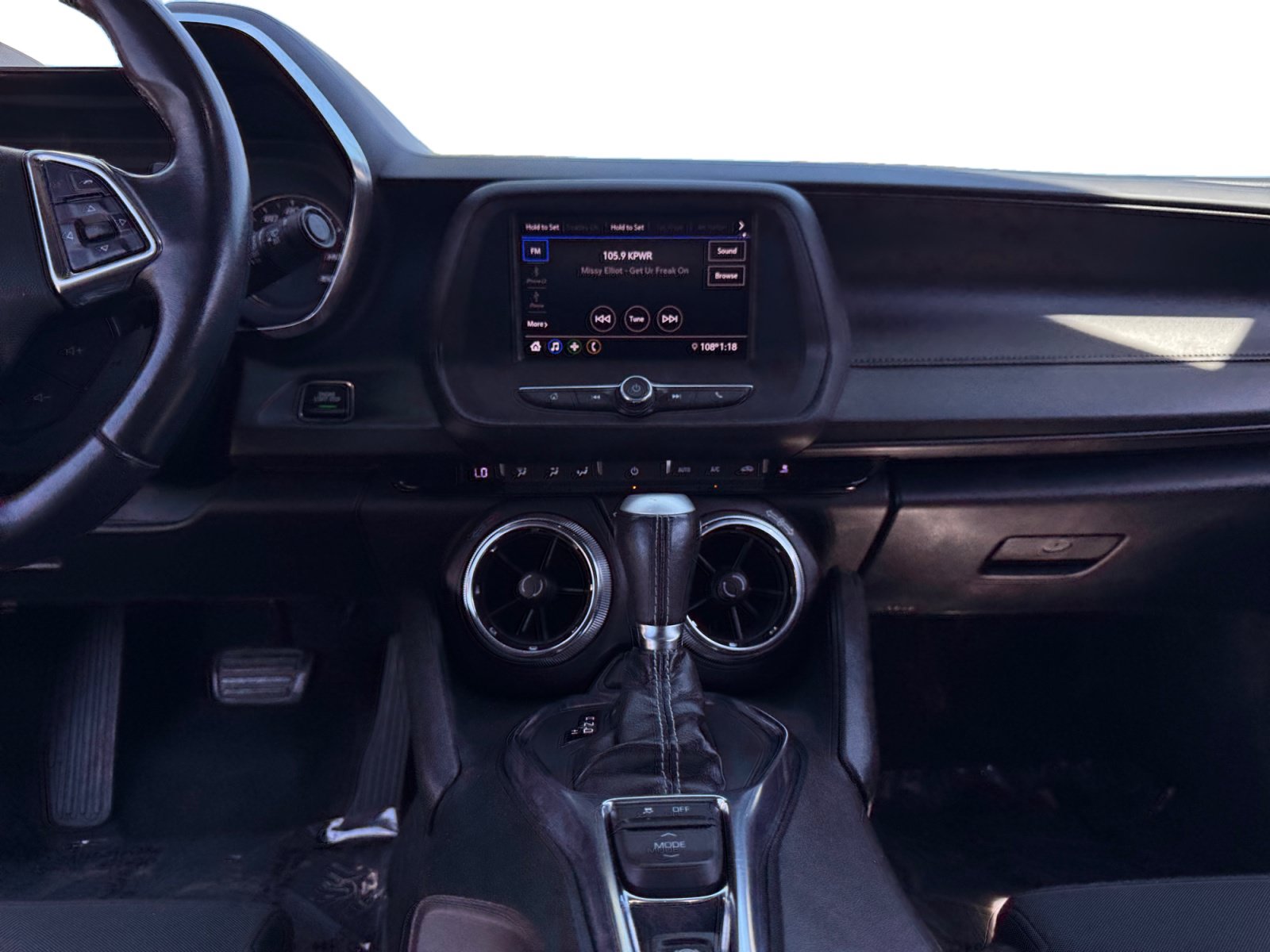 Used 2020 Chevrolet Camaro LT RWD image 11