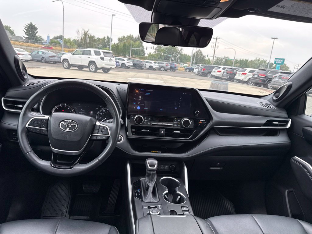 Used 2024 Toyota Highlander XSE AWD/4WD image 22
