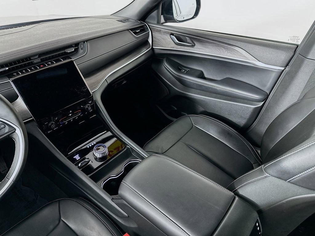 Certified 2025 Jeep Grand Cherokee L Limited image 34