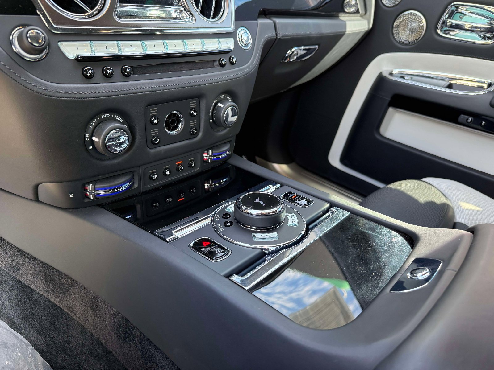 Used 2020 Rolls-Royce Ghost Black Badge image 51