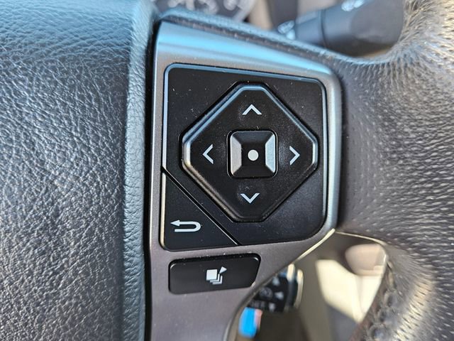 Used 2017 Toyota Tacoma SR5 w/ SR5 Appearance Package (SM) image 22