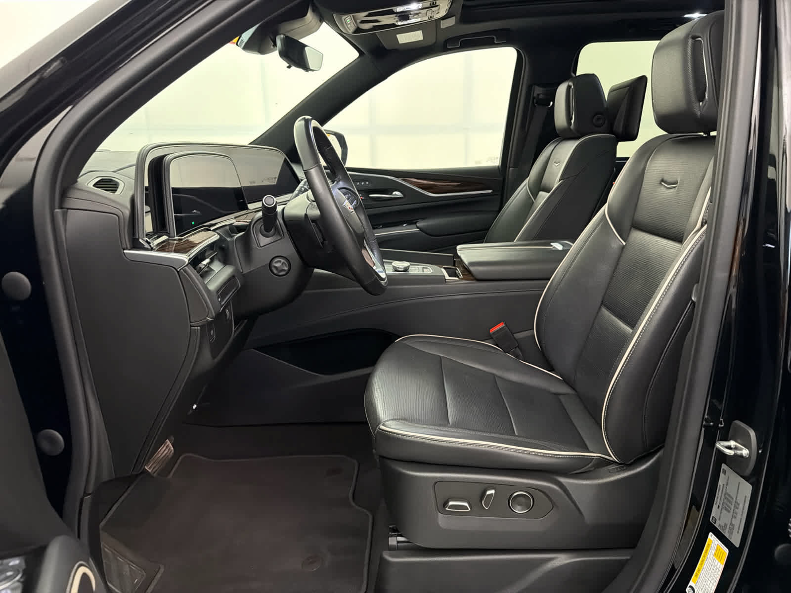 Used 2021 Cadillac Escalade ESV Premium Luxury RWD image 14