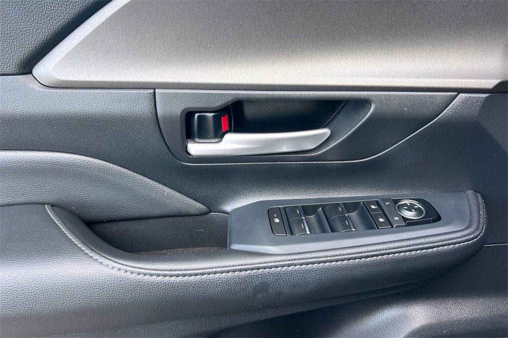 Certified 2025 Toyota Grand Highlander AWD image 13