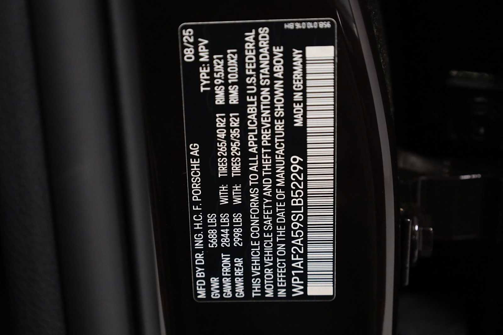 Certified 2025 Porsche Macan GTS image 43